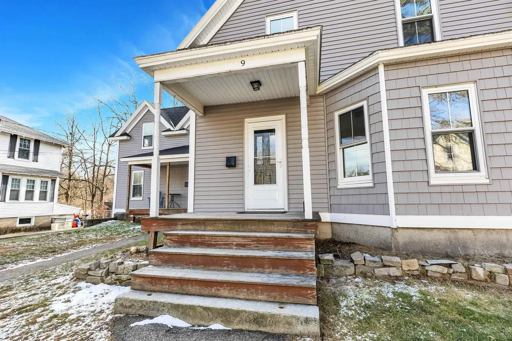 9 Willow Street Milford NH 03055