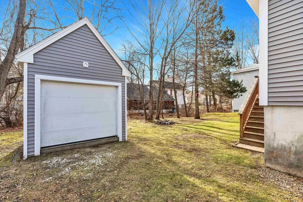 9 Willow Street Milford NH 03055