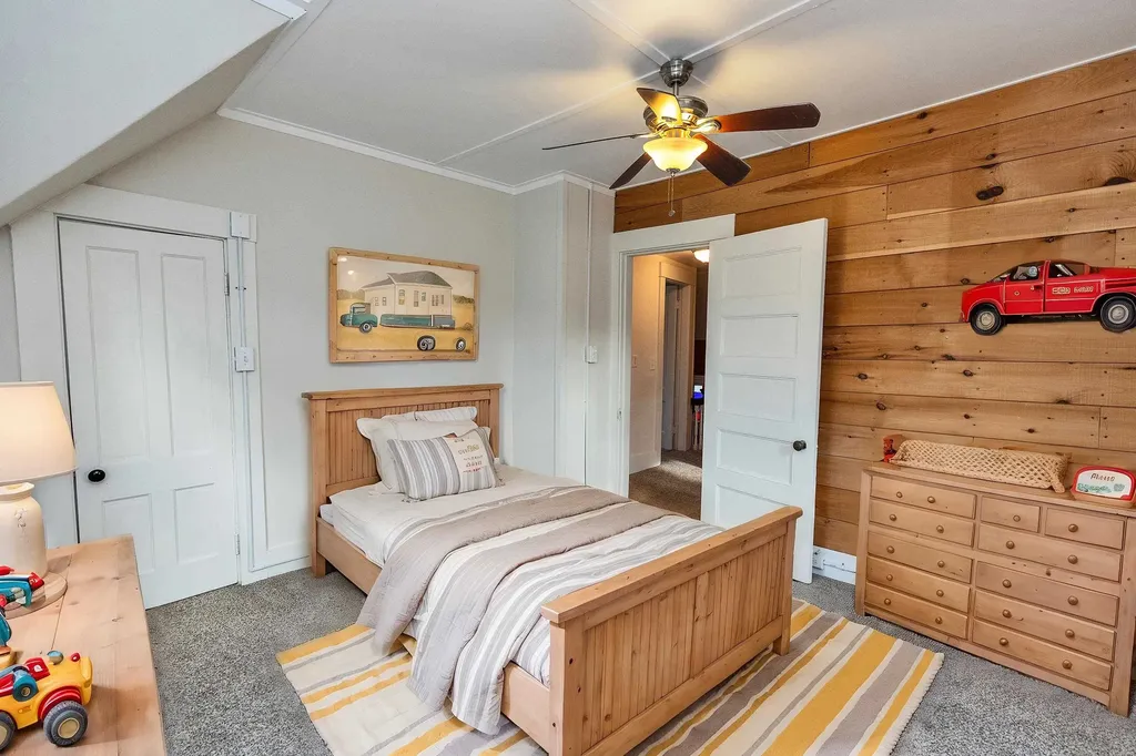 9 Willow Street Milford NH 03055