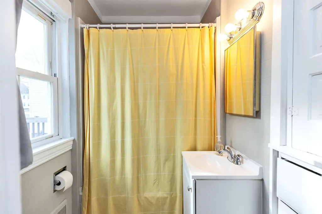 9 Willow Street Milford NH 03055