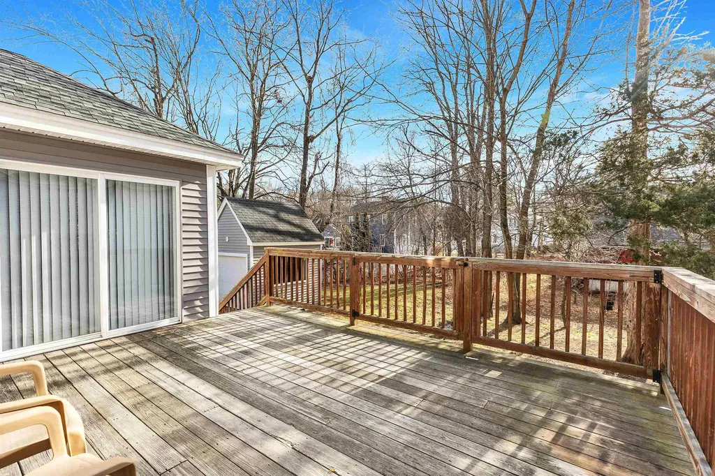 9 Willow Street Milford NH 03055