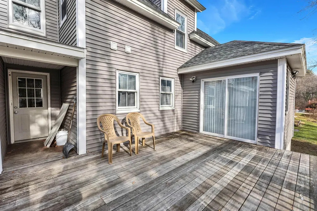 9 Willow Street Milford NH 03055