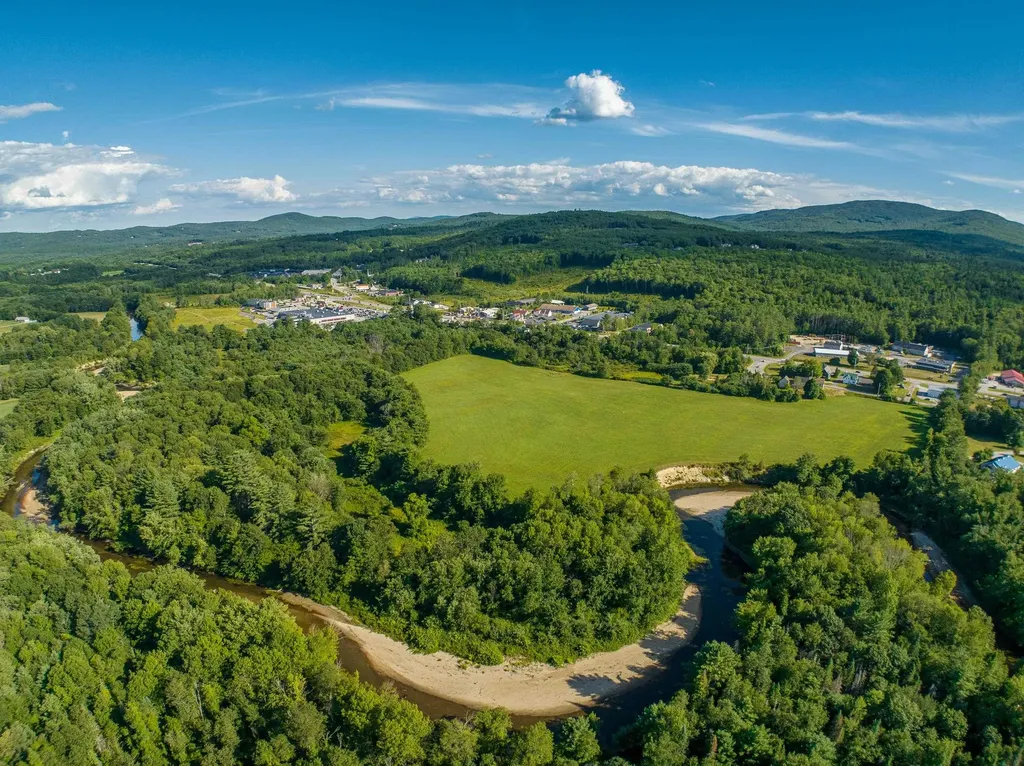 12 Smith Bridge Road Plymouth NH 03264