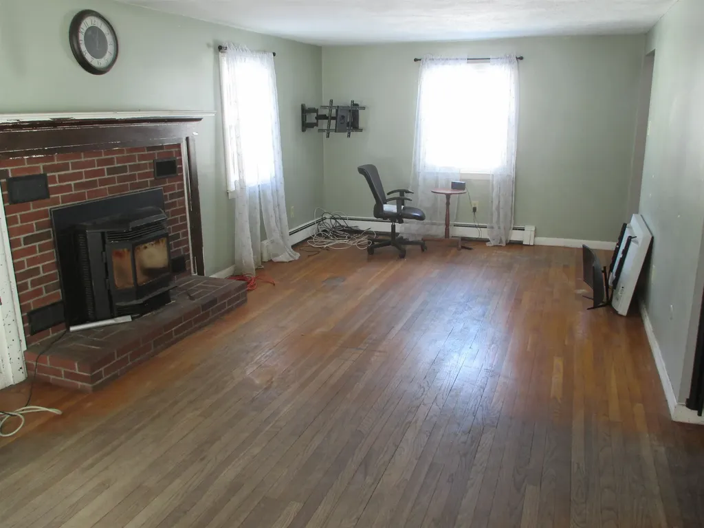 2 Pinecrest Avenue Rochester NH 03867