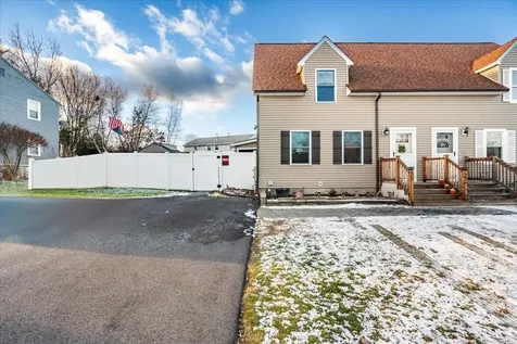 9 Tigertail Circle Derry NH 03038