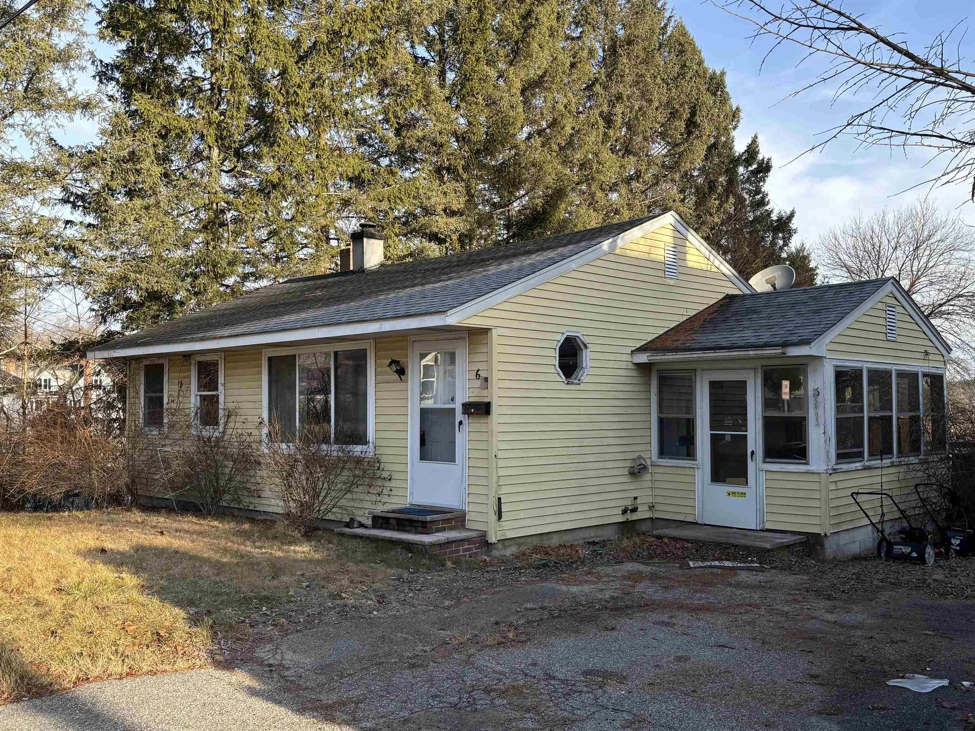 6 Fenway Street Derry NH 03038