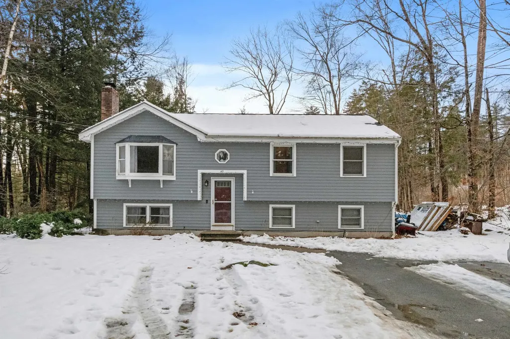 42 Ellen Brook Road Hillsborough NH 03244
