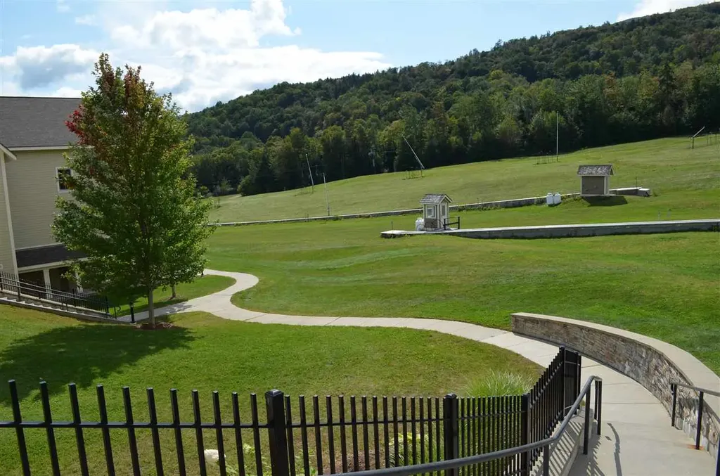 610/612 Qi Jackson Gore Adams House Ludlow VT 05149