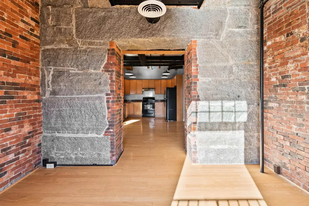 6 Bay Road Newmarket NH 03857