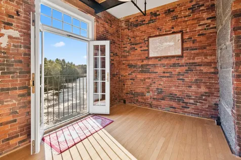 6 Bay Road Newmarket NH 03857