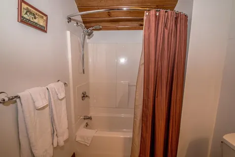 140 Stonehurst Manor Road Conway NH 03860