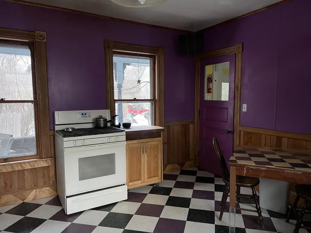 16 Washington Street Brattleboro VT 05301