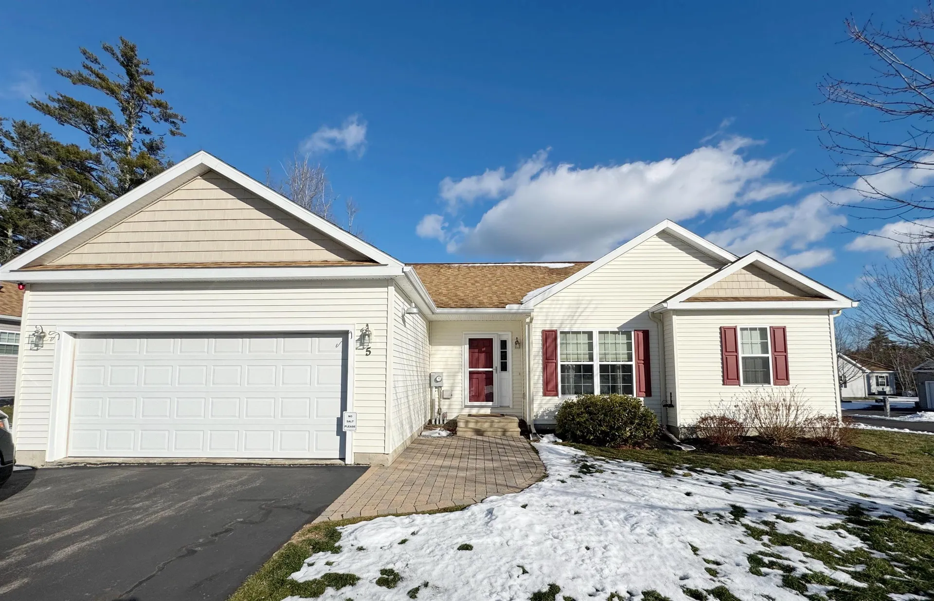 5 Siesta Lane Laconia NH 03246