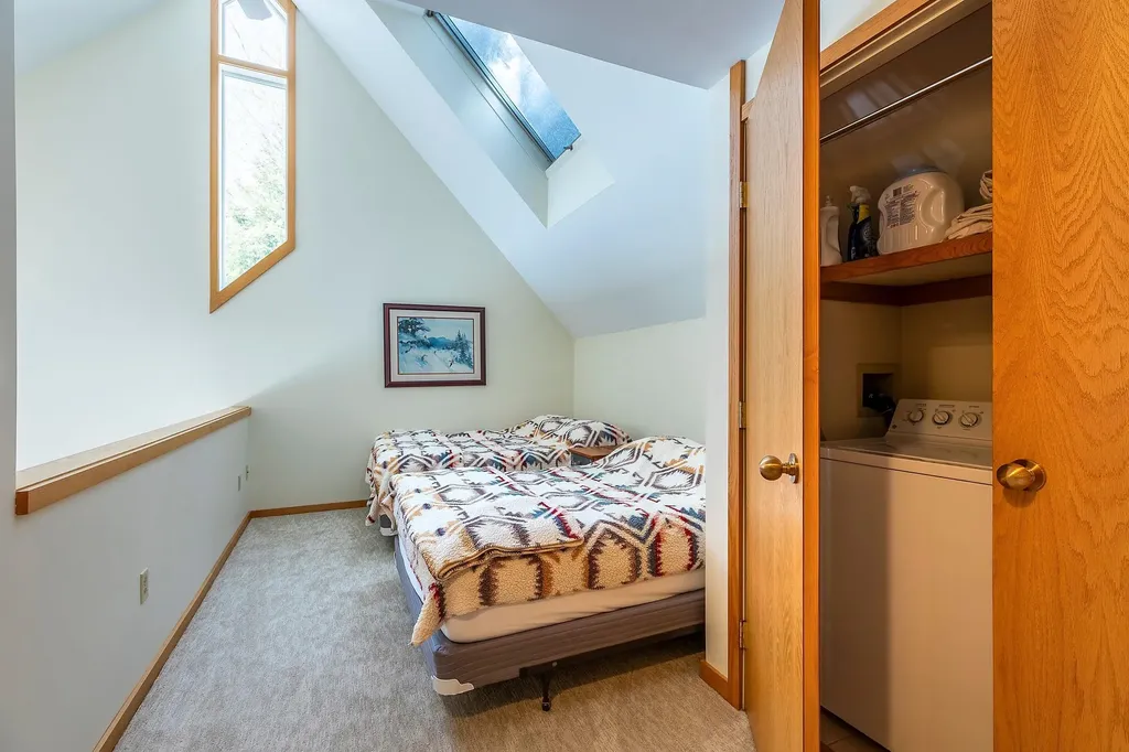 81 Pond View Road Winhall VT 05340