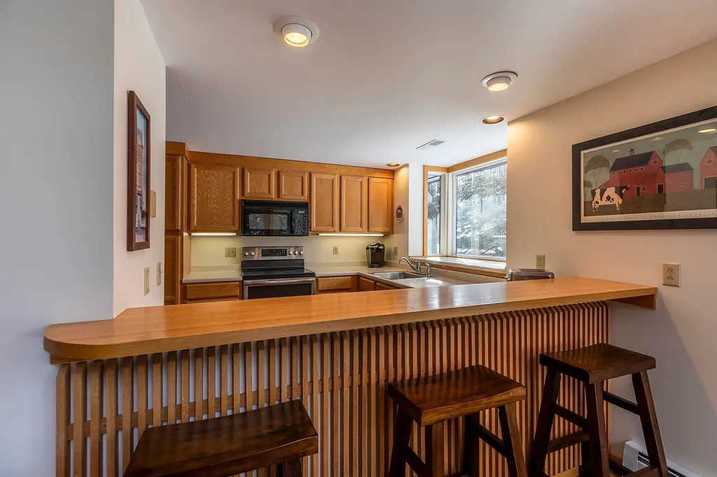 81 Pond View Road Winhall VT 05340