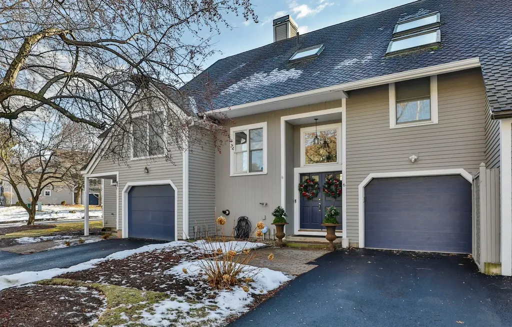 6 Goldfinch Lane Nashua NH 03062