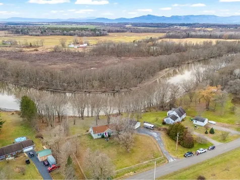 1499 Sand Road Ferrisburgh VT 05456