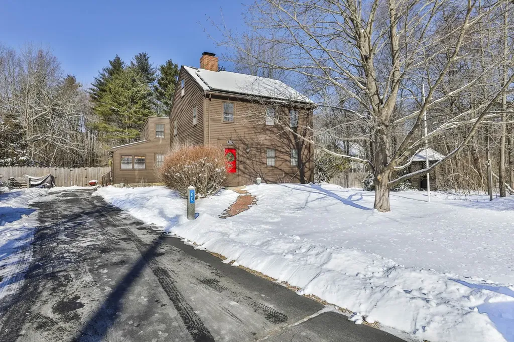 60 Whittier Street Newton NH 03858