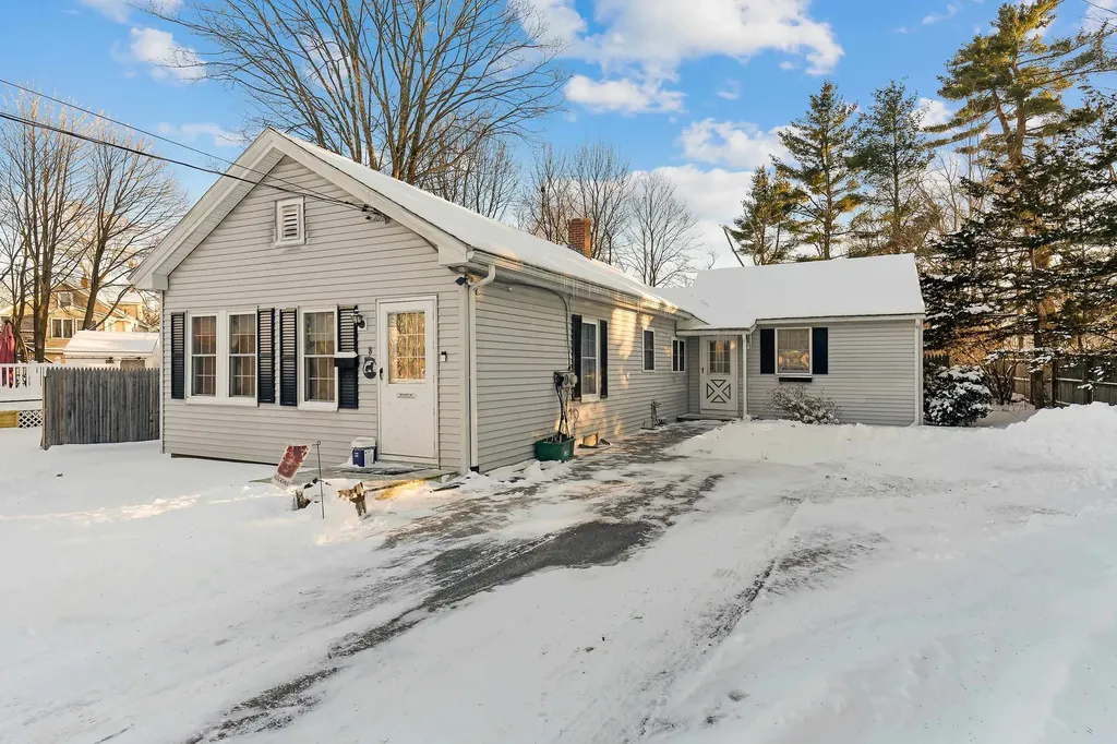 8 Madison Avenue Rochester NH 03867
