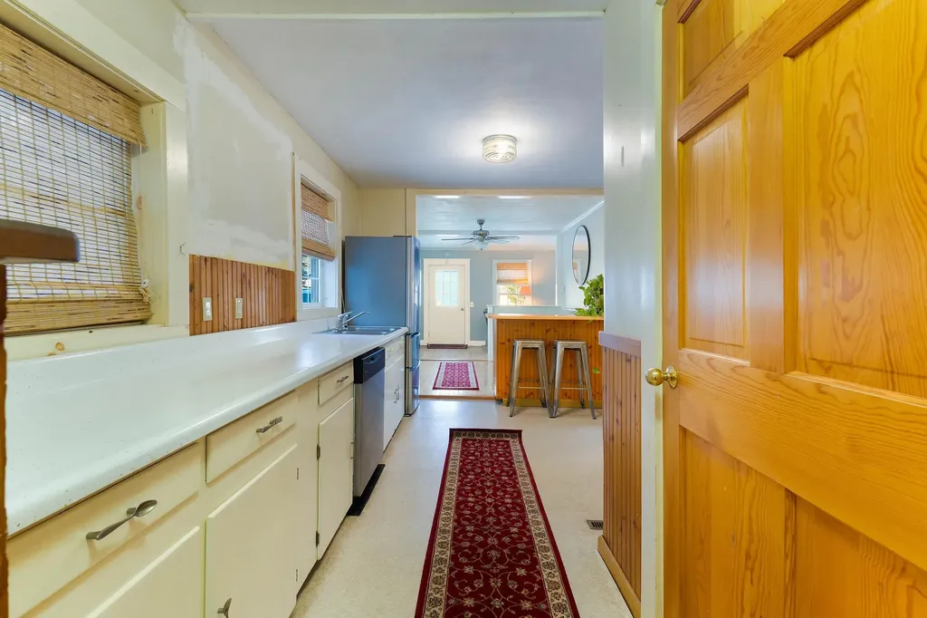 8 Madison Avenue Rochester NH 03867