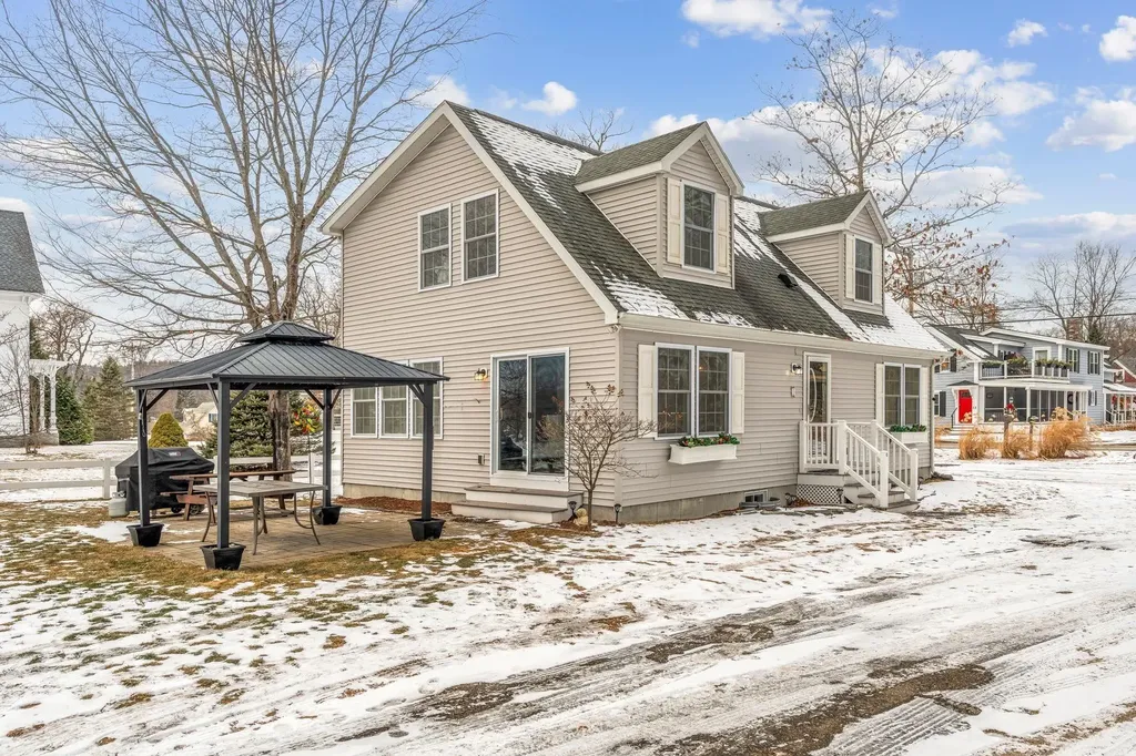 43 Pleasant Street Meredith NH 03253