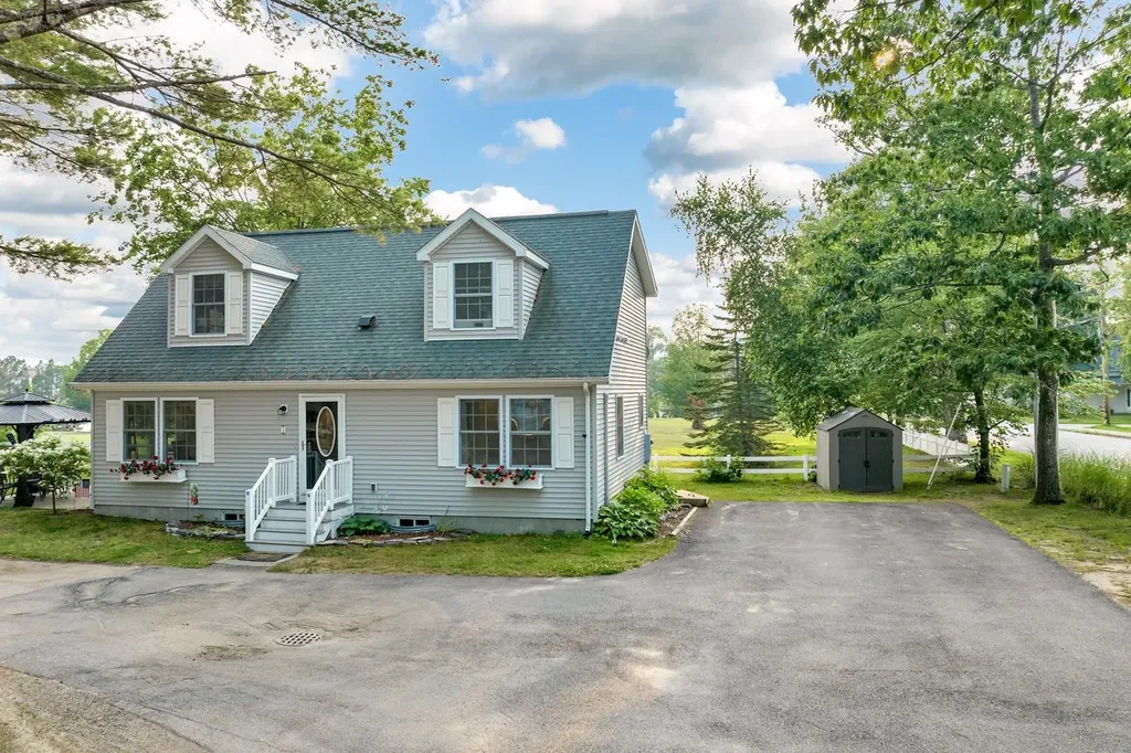 43 Pleasant Street Meredith NH 03253