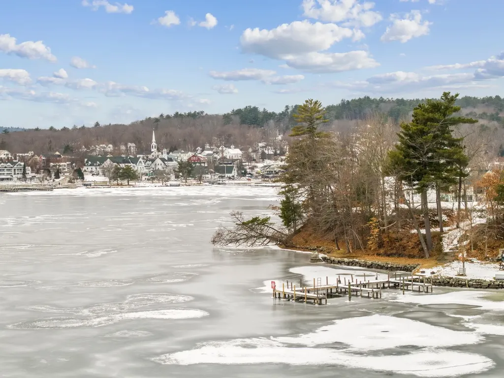 43 Pleasant Street Meredith NH 03253