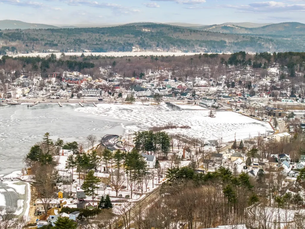 43 Pleasant Street Meredith NH 03253