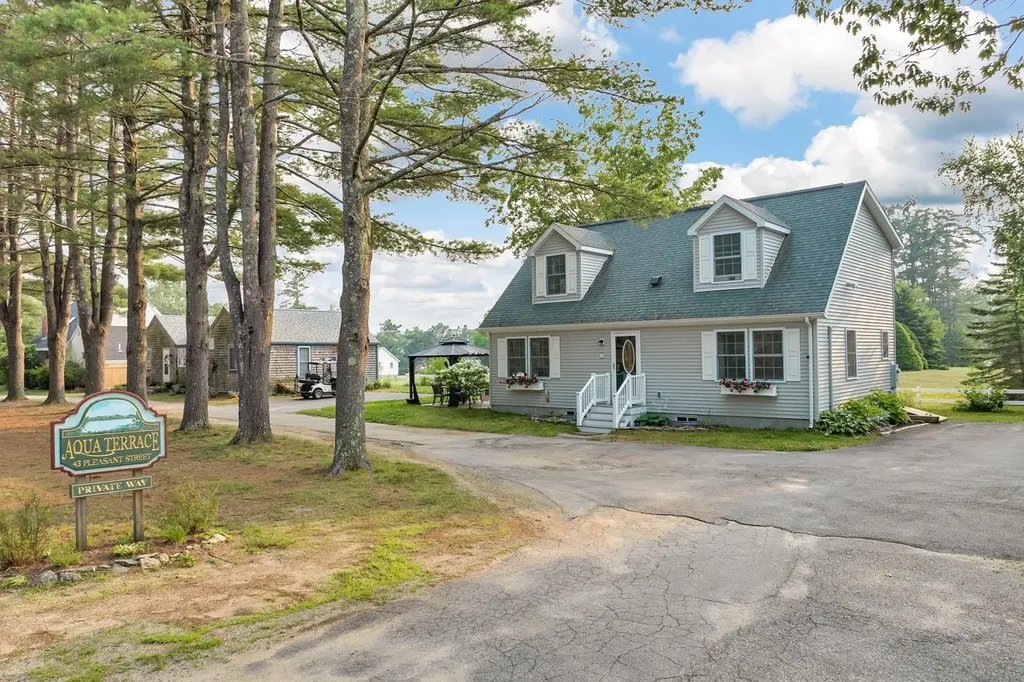 43 Pleasant Street Meredith NH 03253