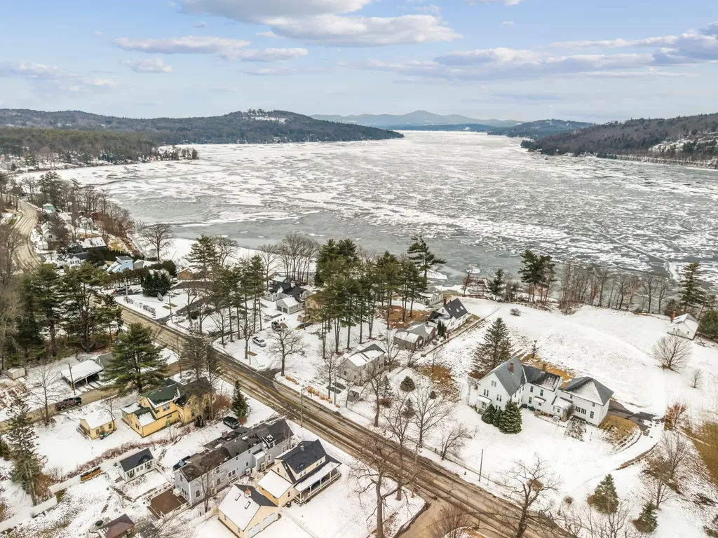 43 Pleasant Street Meredith NH 03253