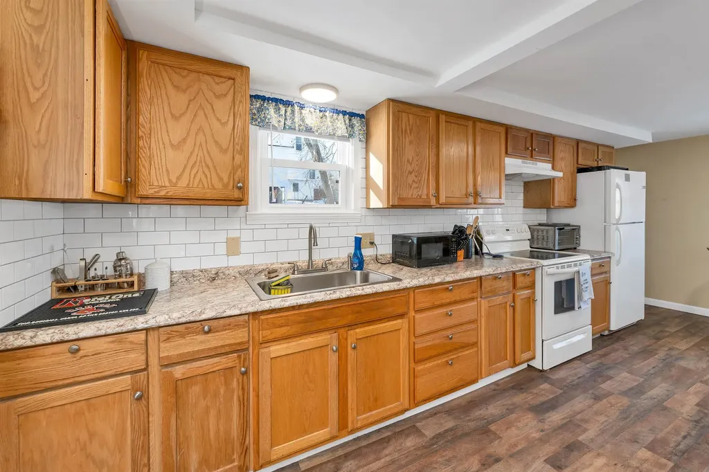 81 Winter Street Laconia NH 03246