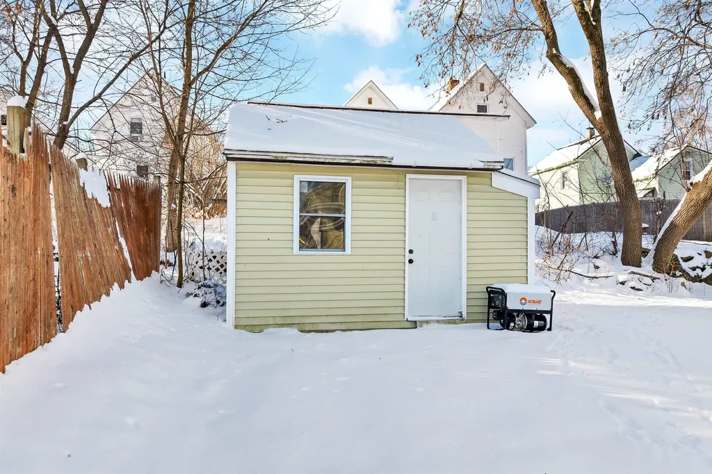 81 Winter Street Laconia NH 03246