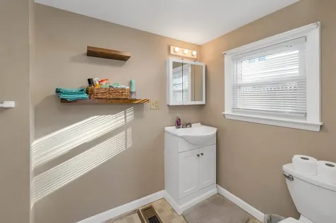 81 Winter Street Laconia NH 03246