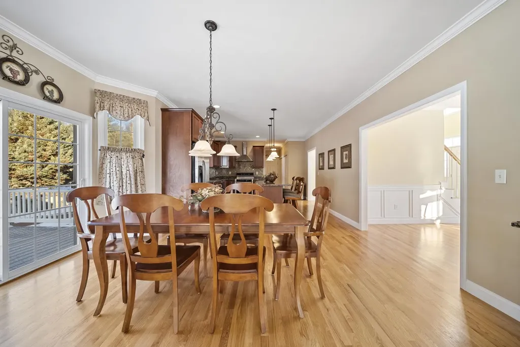 28 Empire Road Pelham NH 03076