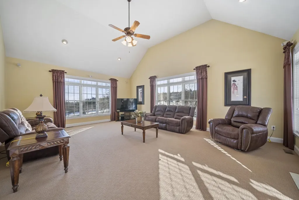 28 Empire Road Pelham NH 03076