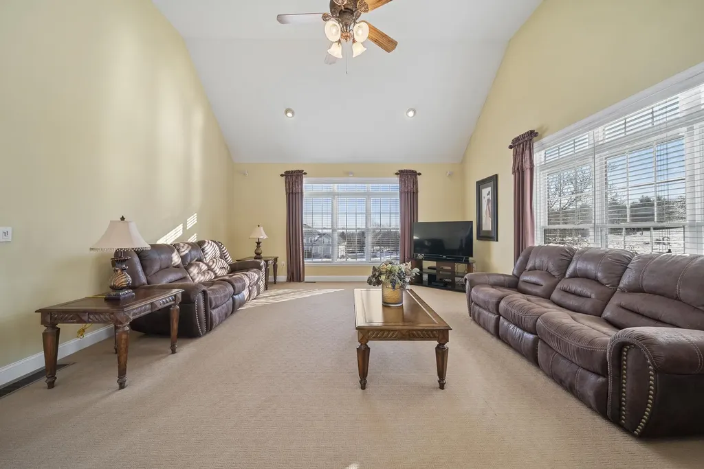 28 Empire Road Pelham NH 03076