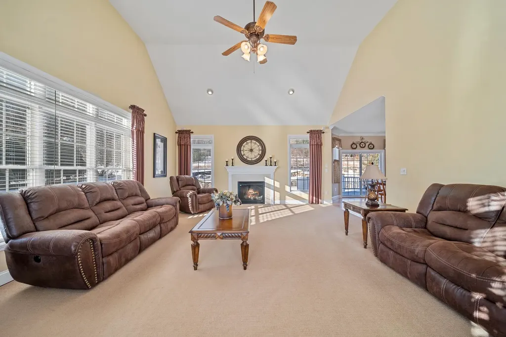 28 Empire Road Pelham NH 03076