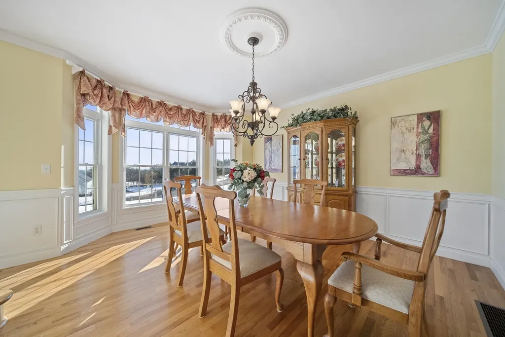 28 Empire Road Pelham NH 03076