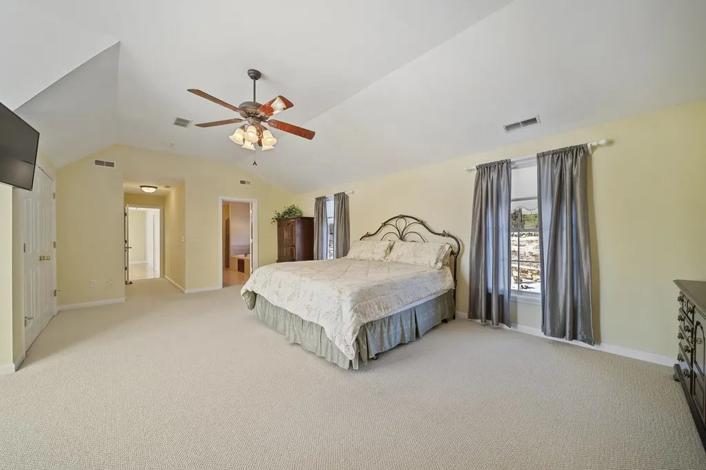 28 Empire Road Pelham NH 03076