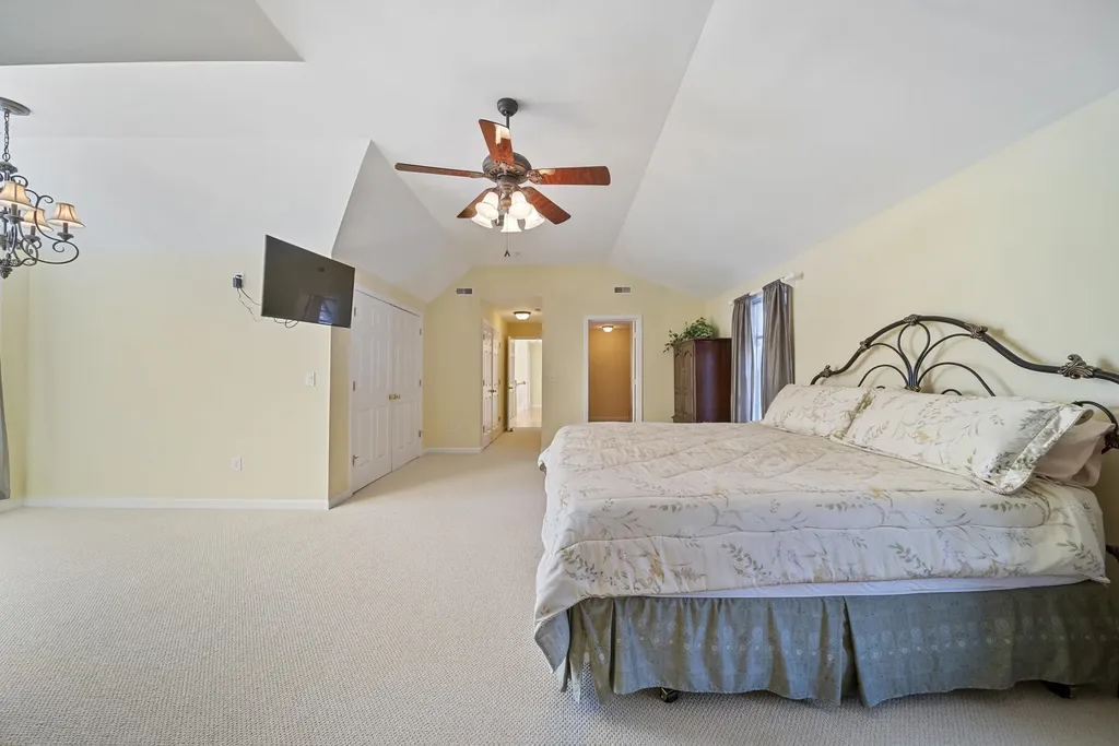 28 Empire Road Pelham NH 03076