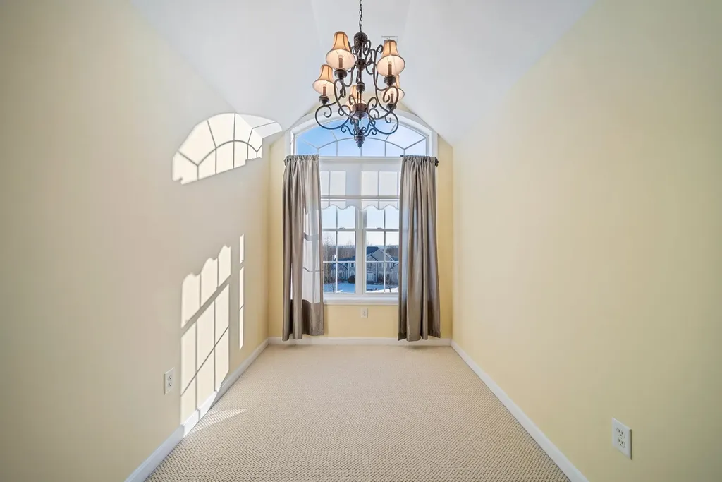 28 Empire Road Pelham NH 03076