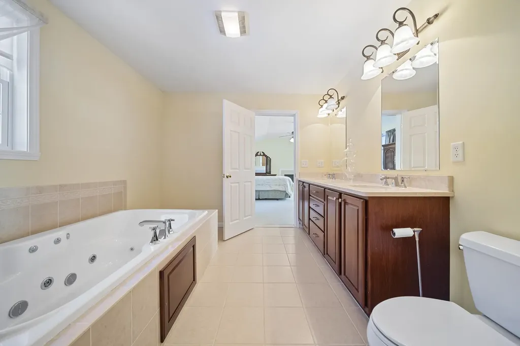 28 Empire Road Pelham NH 03076