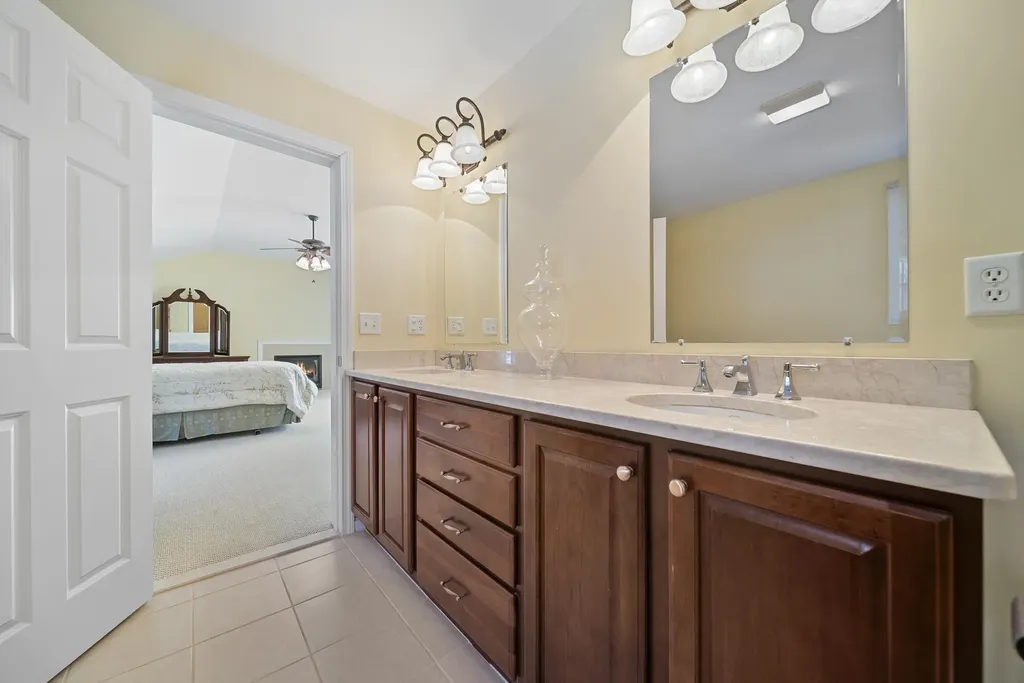 28 Empire Road Pelham NH 03076