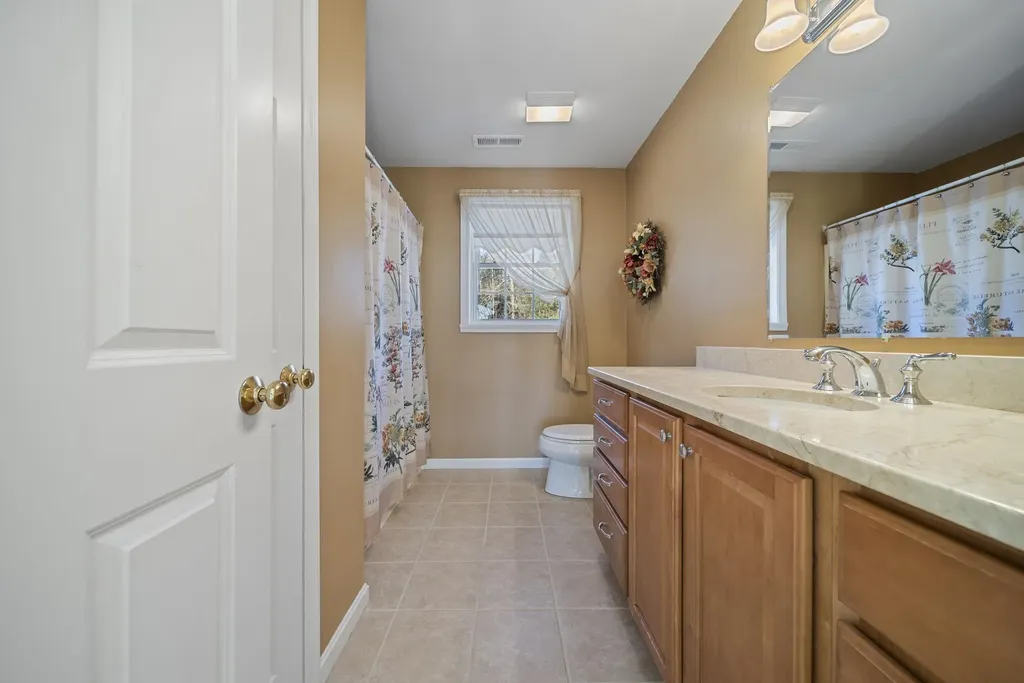 28 Empire Road Pelham NH 03076