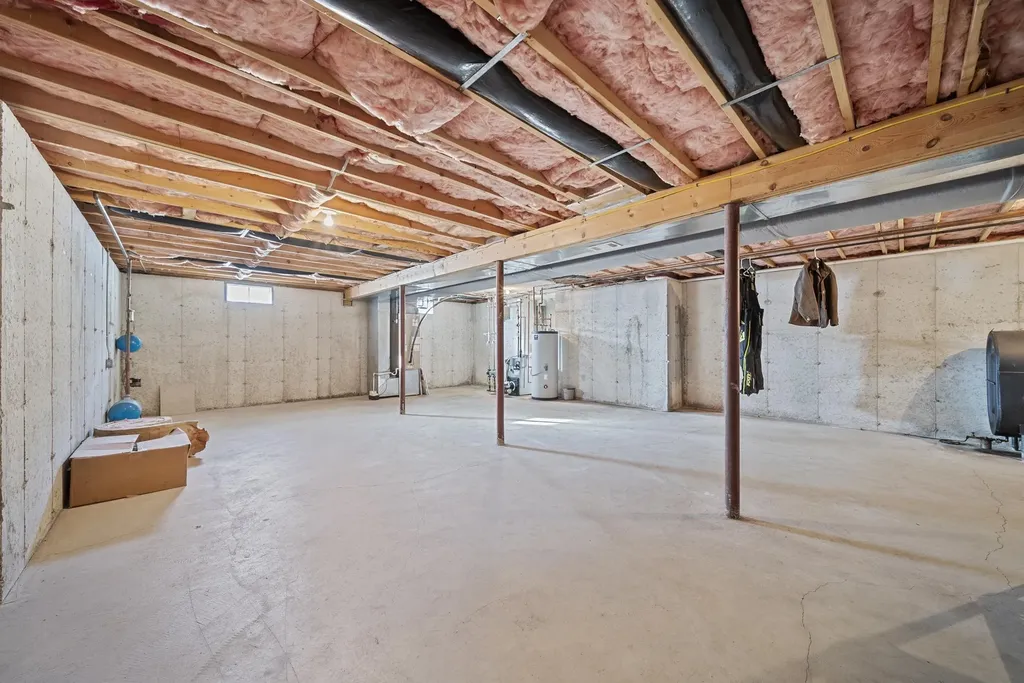 28 Empire Road Pelham NH 03076