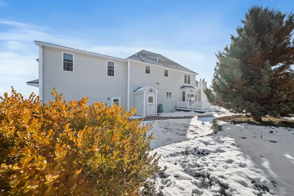 28 Empire Road Pelham NH 03076