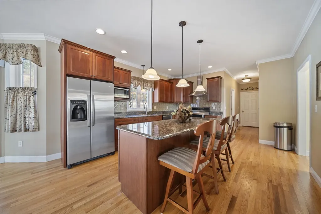 28 Empire Road Pelham NH 03076