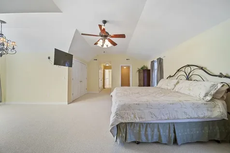 28 Empire Road Pelham NH 03076