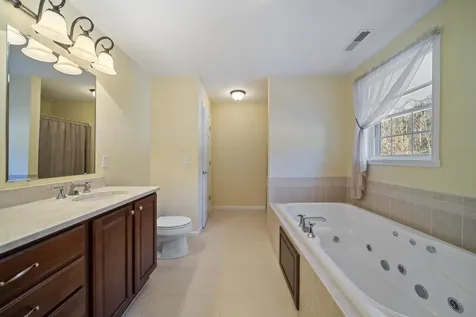 28 Empire Road Pelham NH 03076