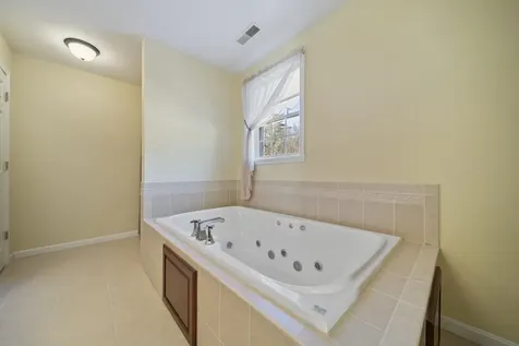 28 Empire Road Pelham NH 03076